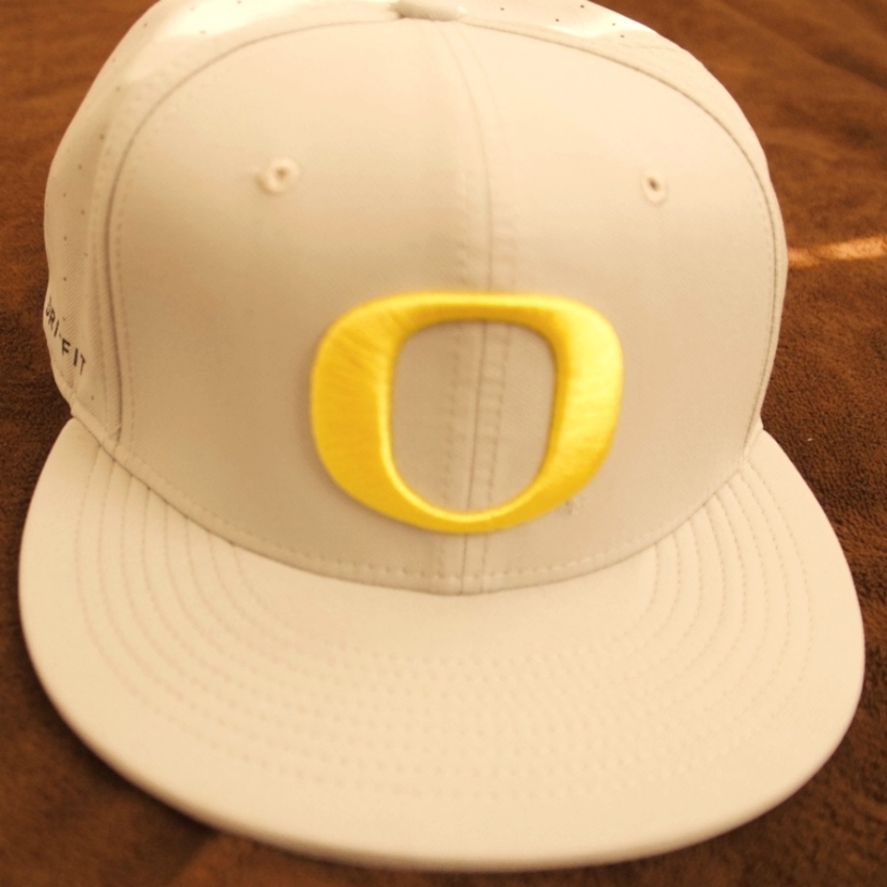 Light Gray/Yellow, Nike Oregon Ducks Hat (Size 7 3/4)